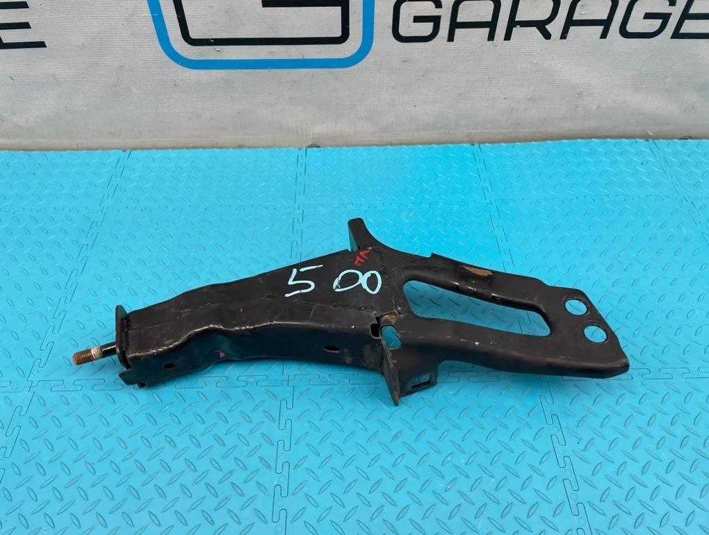 Кронштейн Volvo Xc70 2009 31201950 BZ B6324S 3.2, передний левый