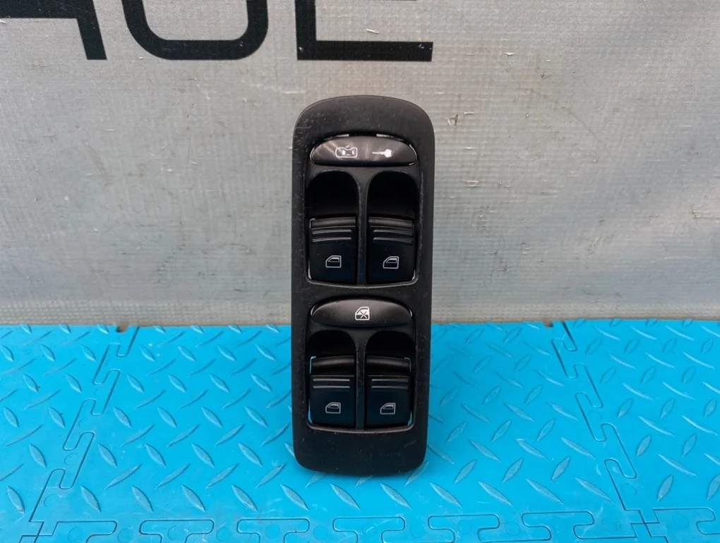 Блок стеклоподъемников Porsche Cayenne 2005 95561315601 955 M02.2Y 3.2, передний правый