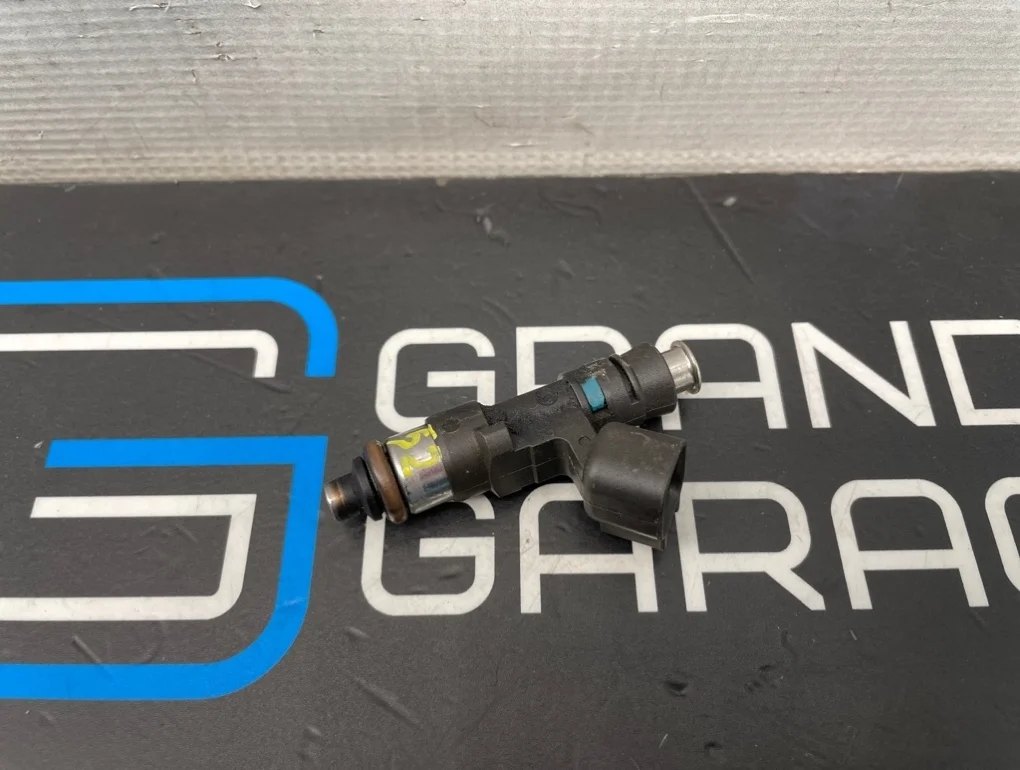 Форсунка топливная Land Rover Discovery 2006 4557875 L319 406PN 4.0