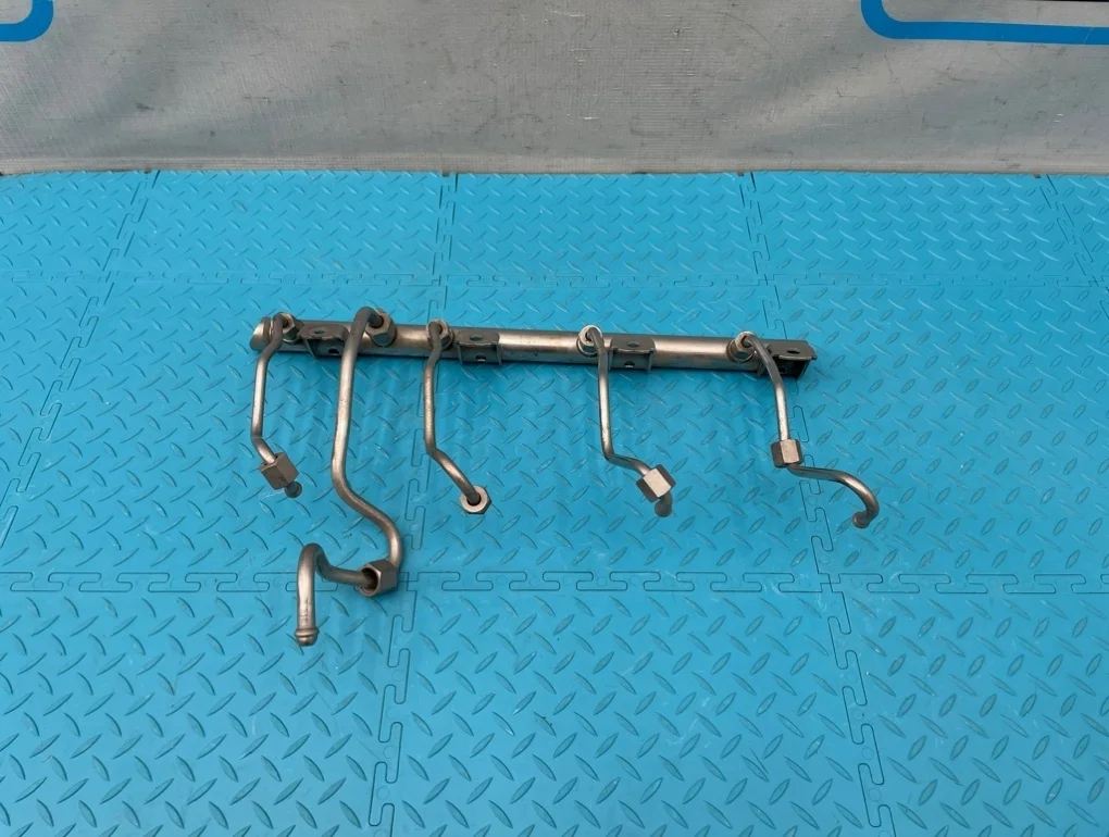 Рампа топливная Bmw 7-Series 2009 13537547599 F01 N63B44A 4.4, правая