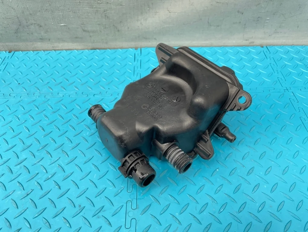 Бачок расширительный Bmw 7-Series 2009 17137647281 F01 N63B44A 4.4