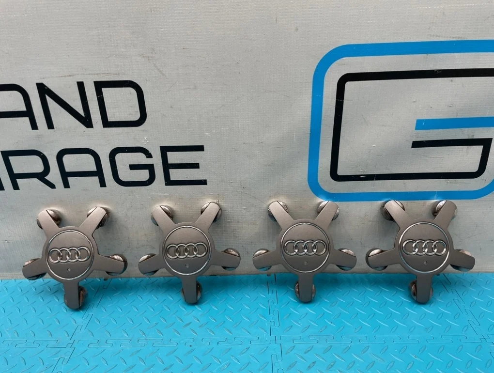 Заглушка диска Audi A8 2012 4F0601165N D4 CGWD 3.0