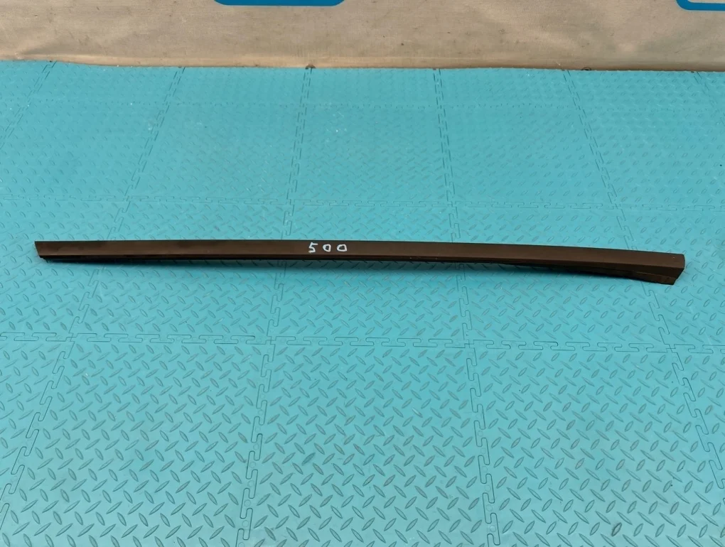 Молдинг лобового стекла Volvo Xc70 2009 30753552 BZ B6324S 3.2, левый