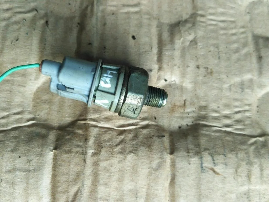 Б.у. датчик давления масла TOYOTA CAMRY V40 ACV40 TOYOTA CAMRY V40 ACV40