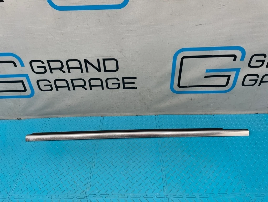 Молдинг стекла Mercedes-Benz E-Class 2011 A2127250565 W212 276.952 3.5, передний левый