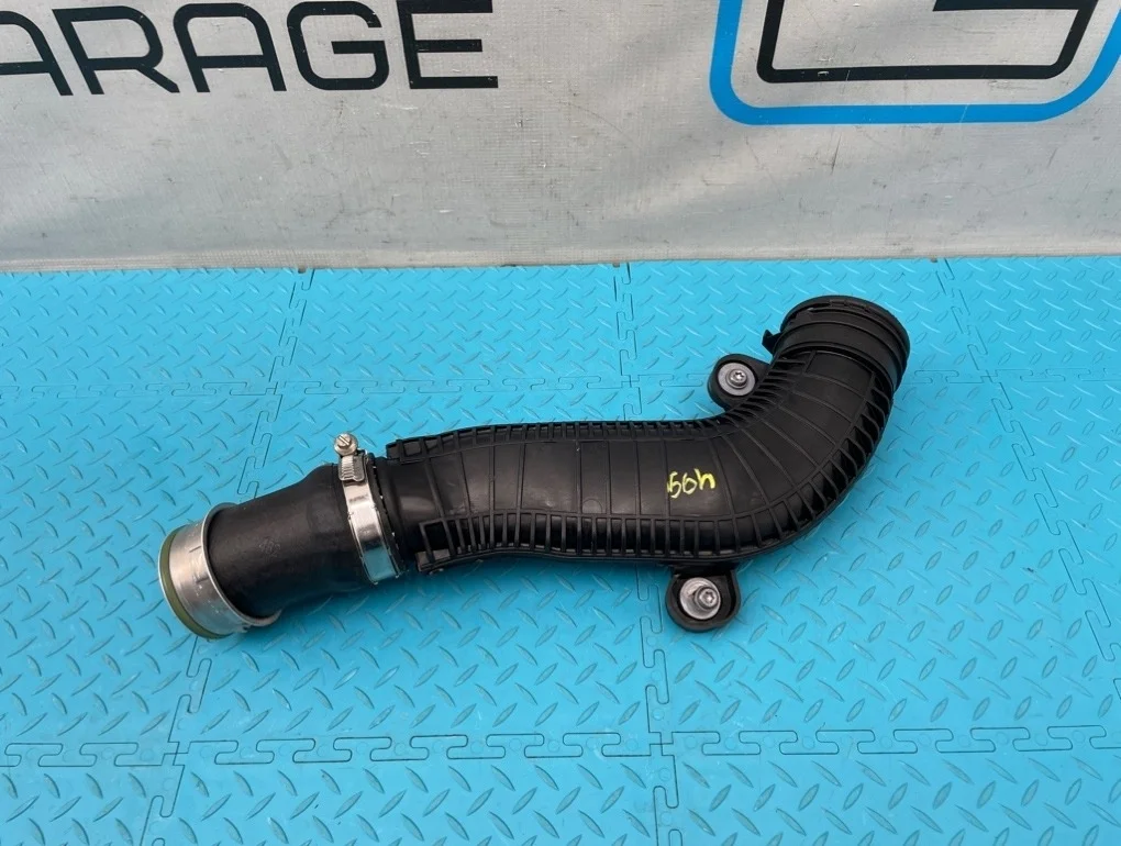 Патрубок интеркулера Volkswagen Scirocco 2009 1K0145840R 137 CAWB 2.0