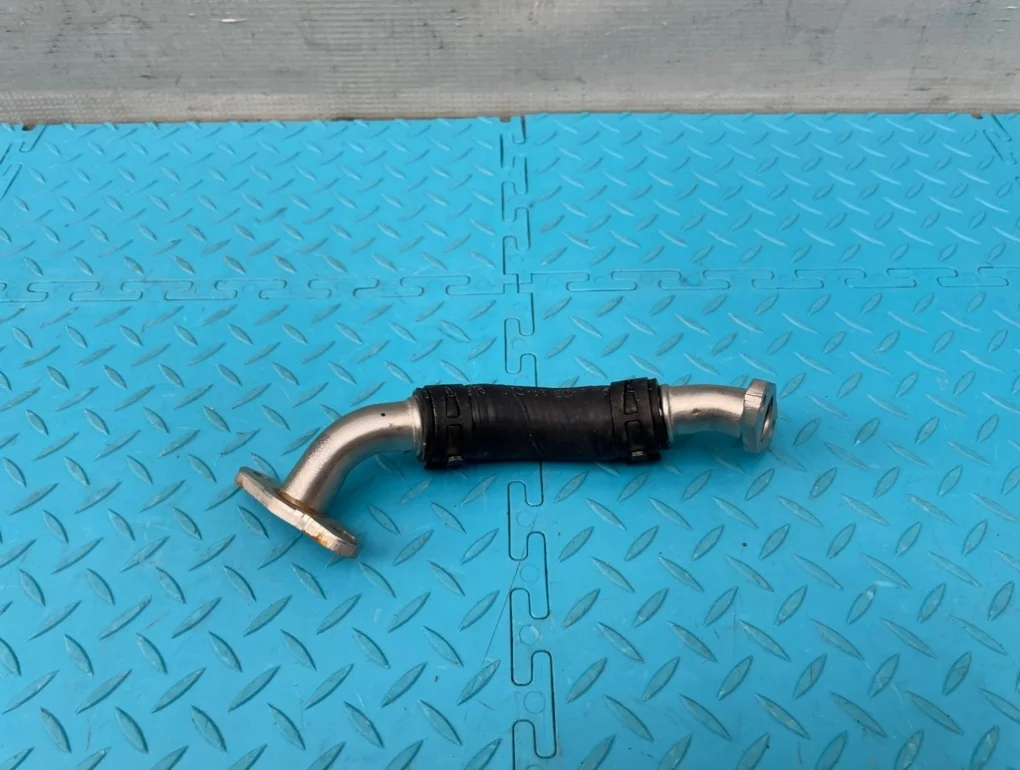 Трубка масляная Volkswagen Scirocco 2009 06H145735G 137 CAWB 2.0