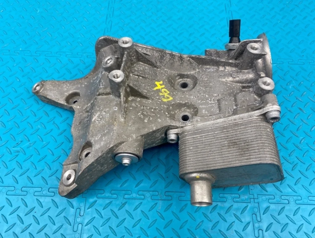 Корпус масляного фильтра Volkswagen Scirocco 2009 06J903143AH 137 CAWB 2.0