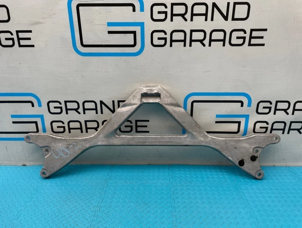 Распорка стоек Audi A8 2012 4H0806151B D4 CGWD 3.0