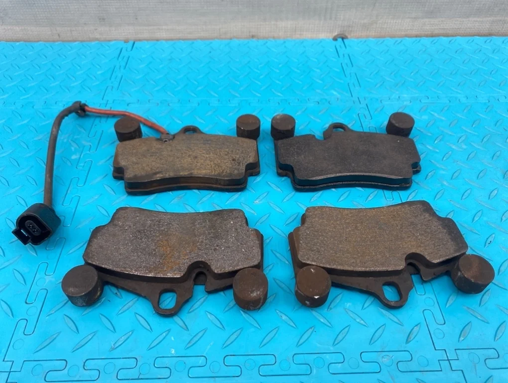 Колодки тормозные Audi Q7 2011 7L0698451H 4LB CJTC 3.0, задние