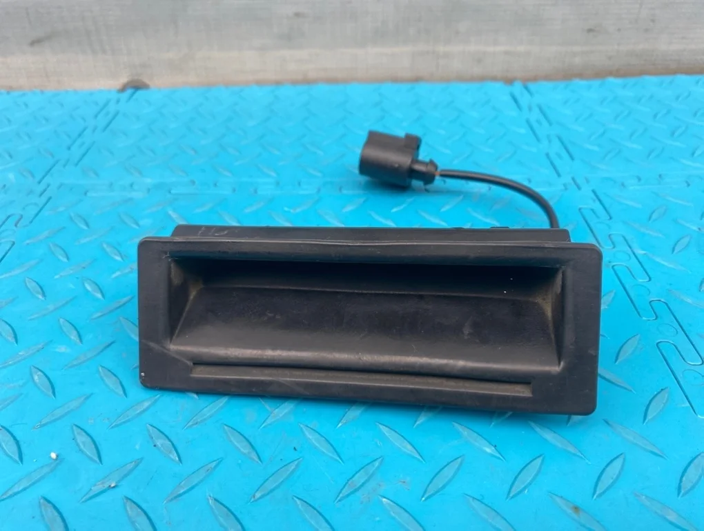 Кнопка багажника Porsche Cayenne 2005 95561327101 955 M02.2Y 3.2