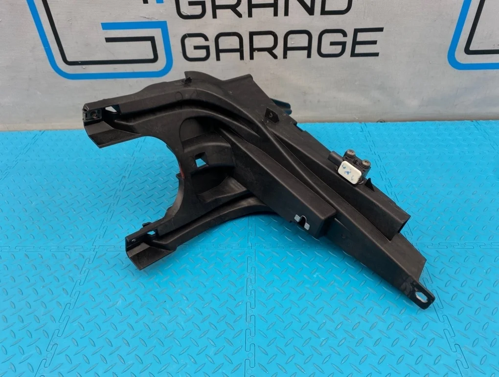 Кронштейн крыла Bmw X5 2009 51657157984 E70 N52B30AF 3.0, передний правый