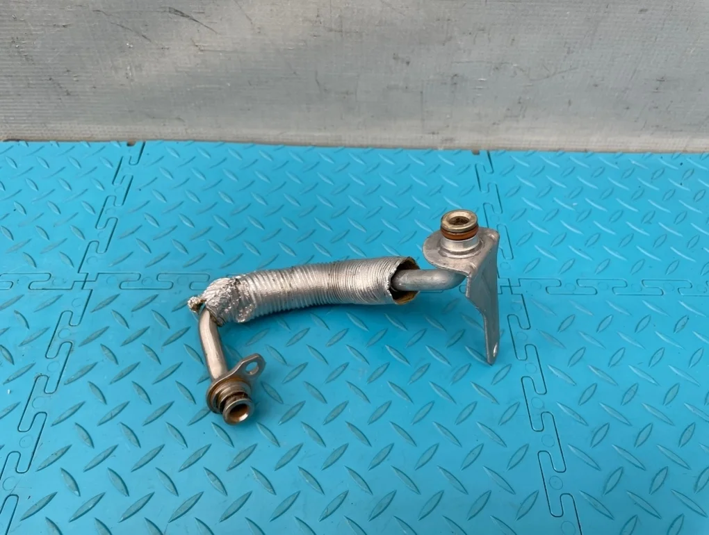 Патрубок охлаждения Bmw 5-Series 2012 7588935 F10 N20B20B 2.0