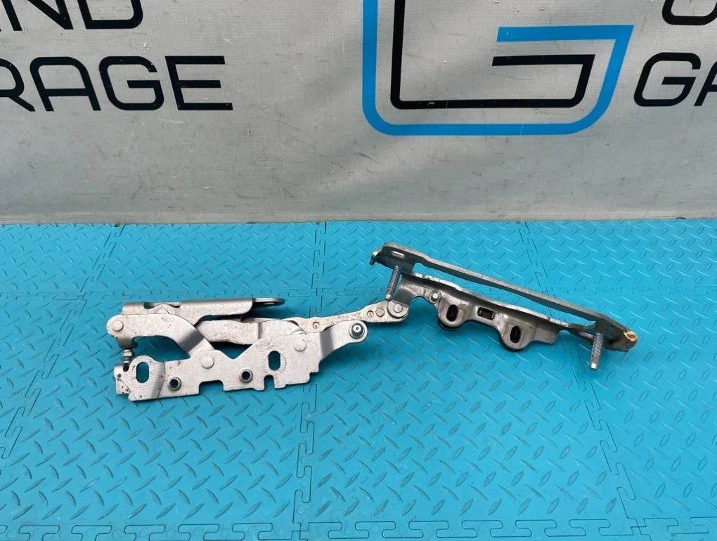 Петля капота Mercedes-Benz E-Class 2013 A2048800228 W212 276.952 3.5, правая