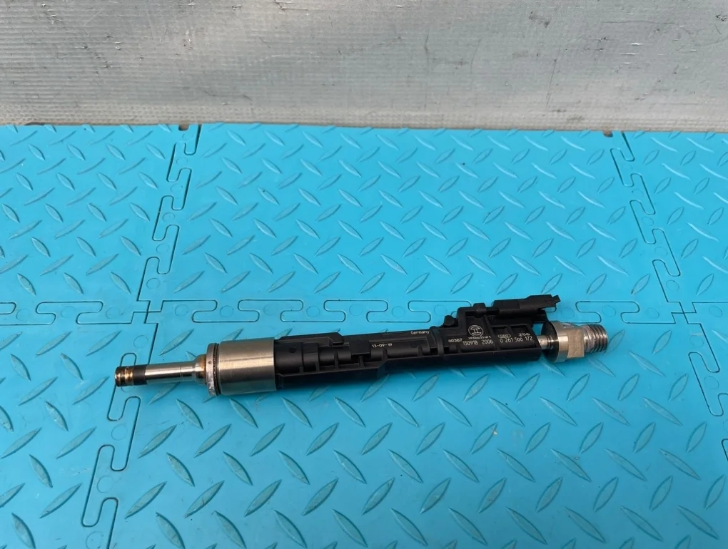 Форсунка топливная Bmw 5-Series 2013 13647639994 F10 N20B20B 2.0