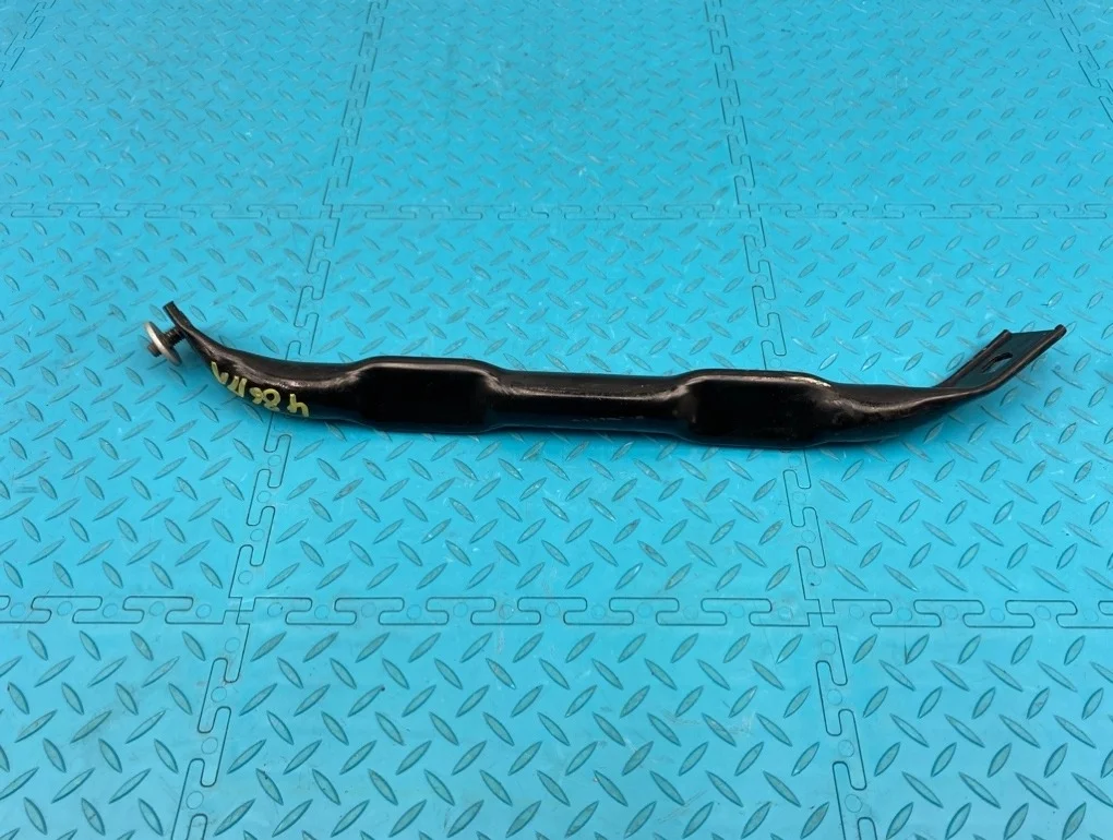 Распорка стоек Bmw X5 2009 51717159587 E70 N52B30AF 3.0, передняя левая