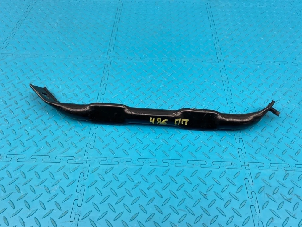 Кронштейн Bmw X5 2009 51717159588 E70 N52B30AF 3.0, передний правый