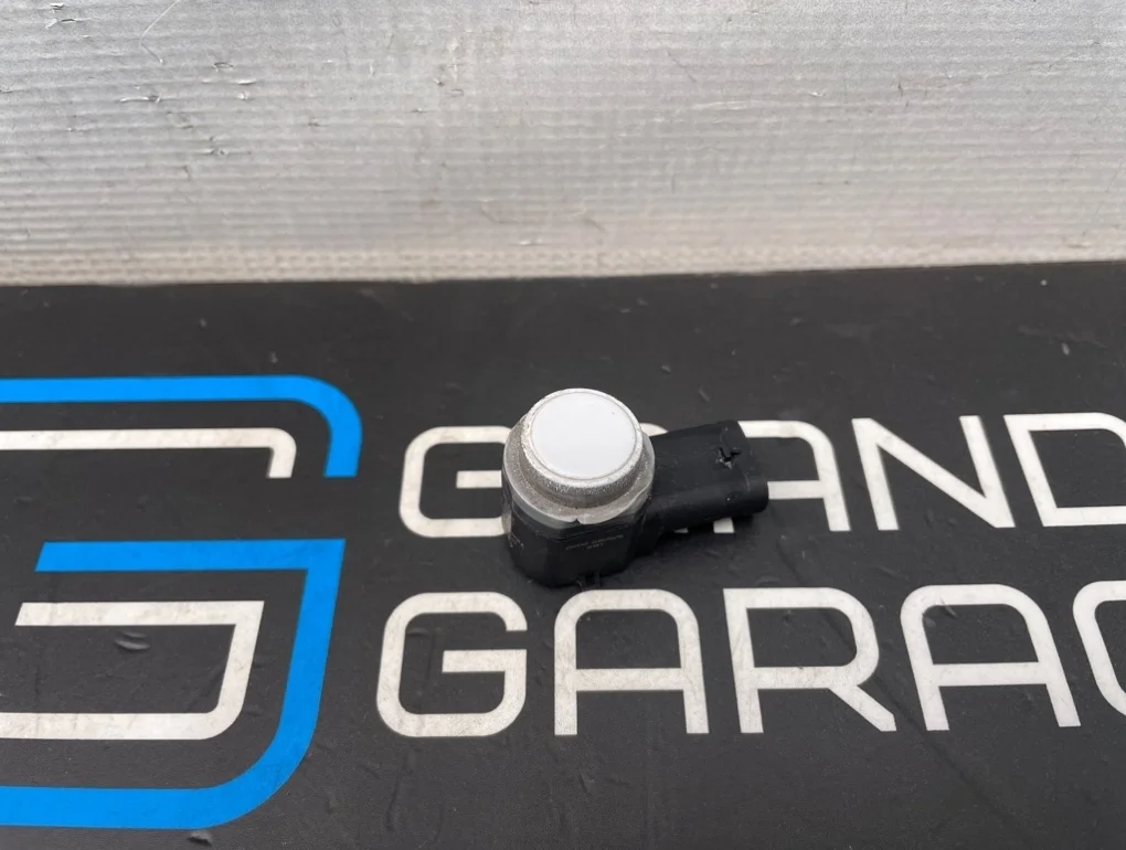 Датчик парктроника Audi A8 2012 4H0919275 D4 CGWD 3.0, задний