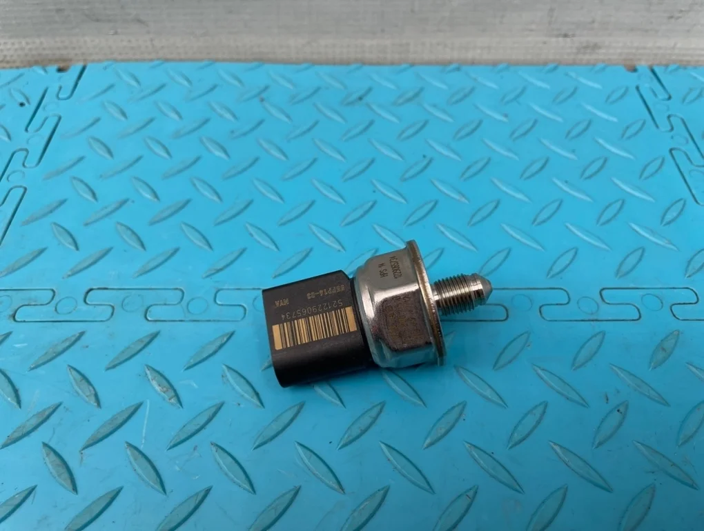 Датчик давления топлива Audi A6 2013 03C906051D C7 CHVA 2.8