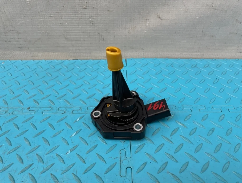 Датчик уровня масла Audi A6 2013 03C907660R C7 CHVA 2.8