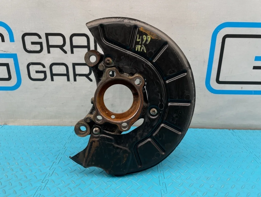 Кулак Volkswagen Scirocco 2009 1K0407255AA 137 CAWB 2.0, передний левый