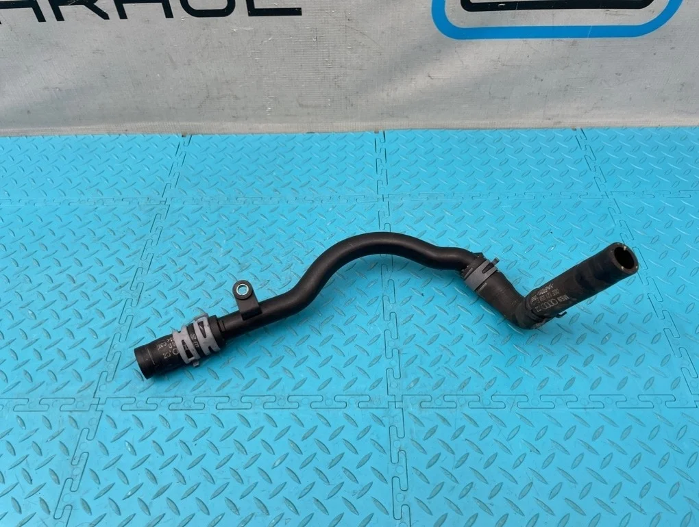 Патрубок охлаждения Audi Q7 2011 06E121044N 4LB CJTC 3.0