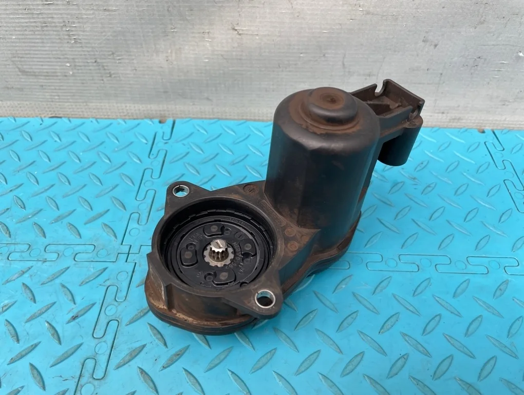 Моторчик ручника Bmw 5-Series 2012 34216794618 F10 N20B20B 2.0, задний