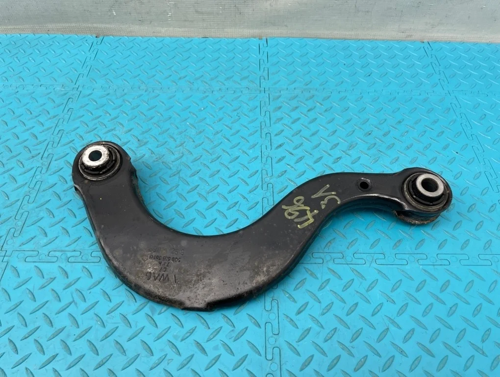 Рычаг Volkswagen Golf 2013 5Q0505323D 5G1 CPTA 1.4, задний