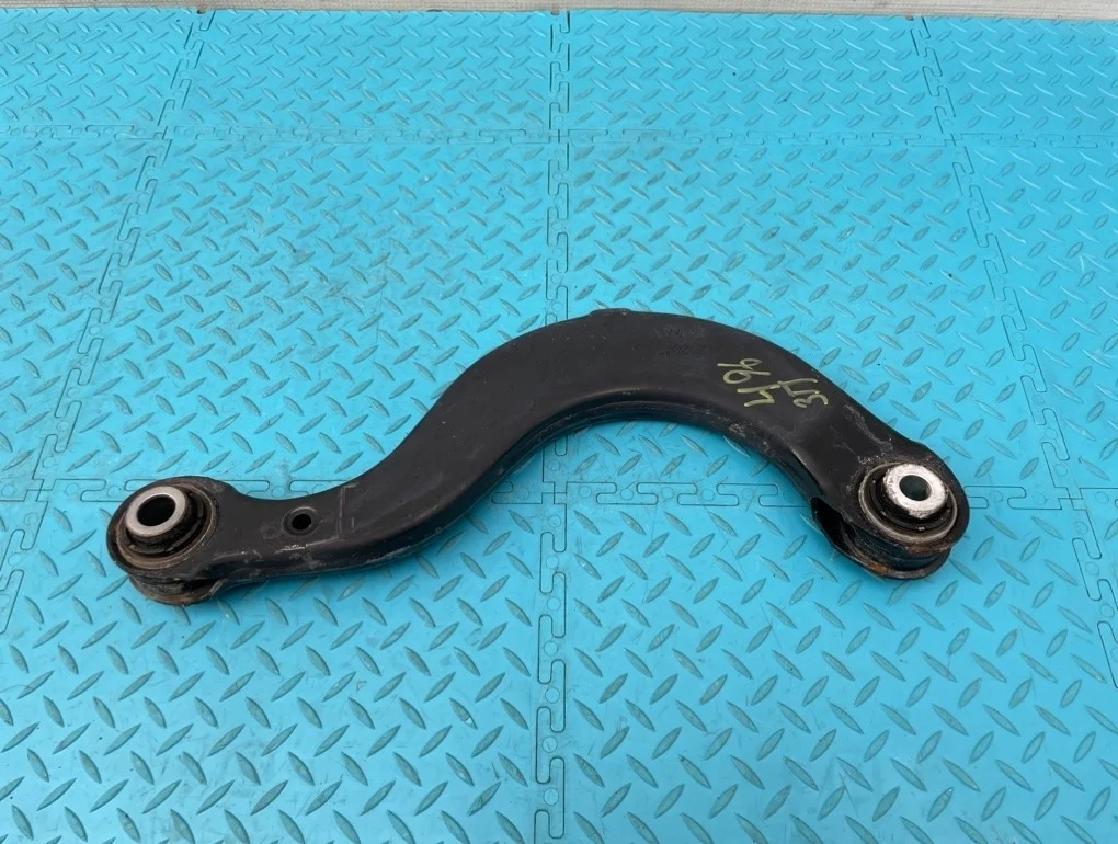 Рычаг Volkswagen Golf 2013 5Q0505323D 5G1 CPTA 1.4, задний