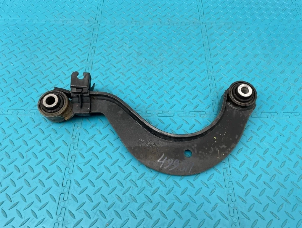 Рычаг Volkswagen Scirocco 2009 5Q0505323D 137 CAWB 2.0, задний