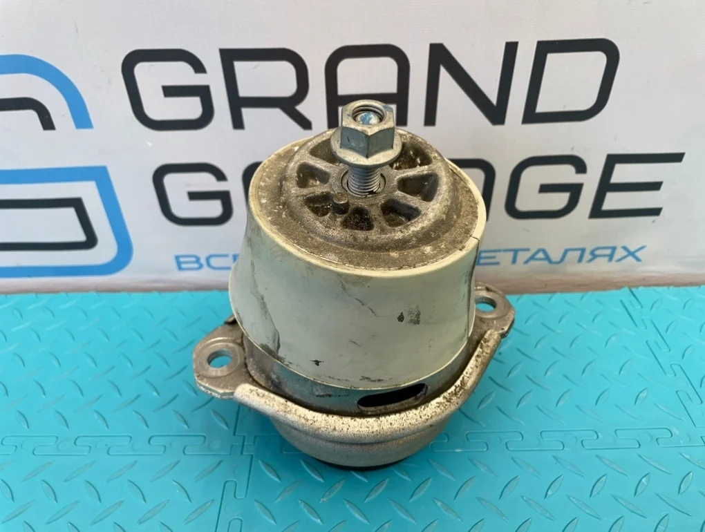 Подушка двигателя Volkswagen Touareg 2012 7P6199131 7P5 CGRA 3.6