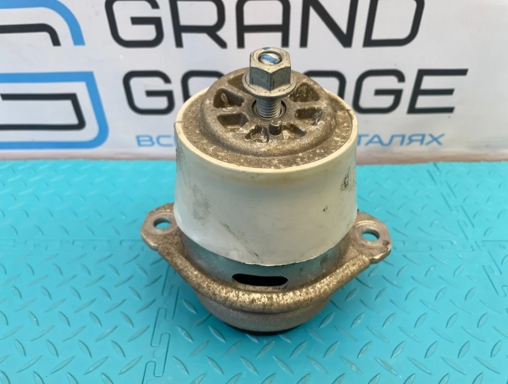 Подушка двигателя Volkswagen Touareg 2012 7P6199131 7P5 CGRA 3.6