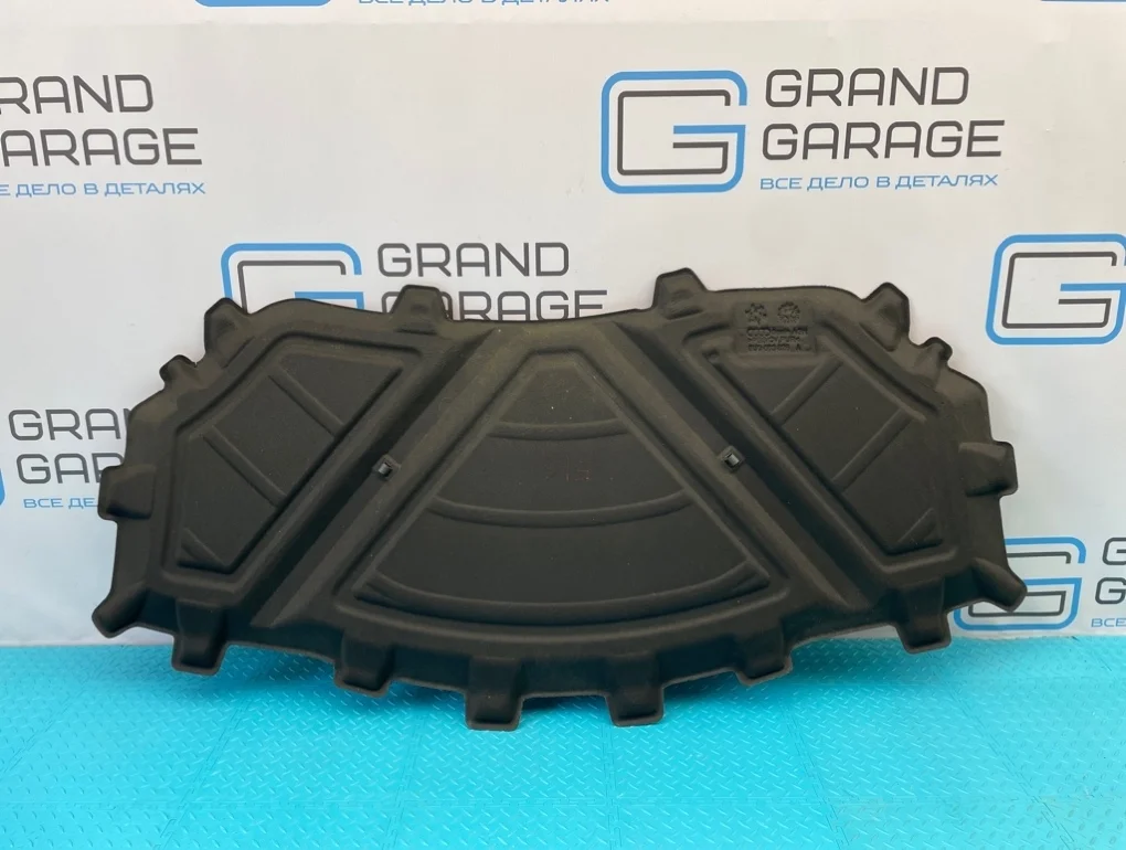 Шумоизоляция капота Audi Q3 2012 8U0863825A 8UB CPSA 2.0