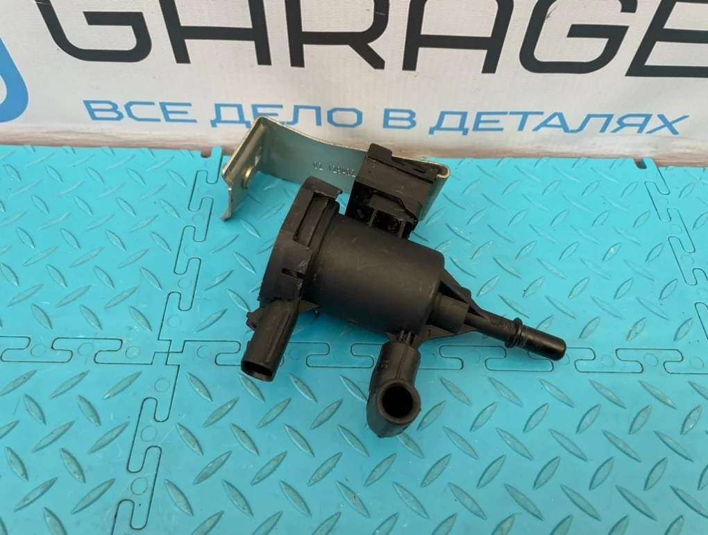 Клапан вентиляции топливного бака Mercedes-Benz A-Class 2012 A0014760532 W176 270.910 1.6