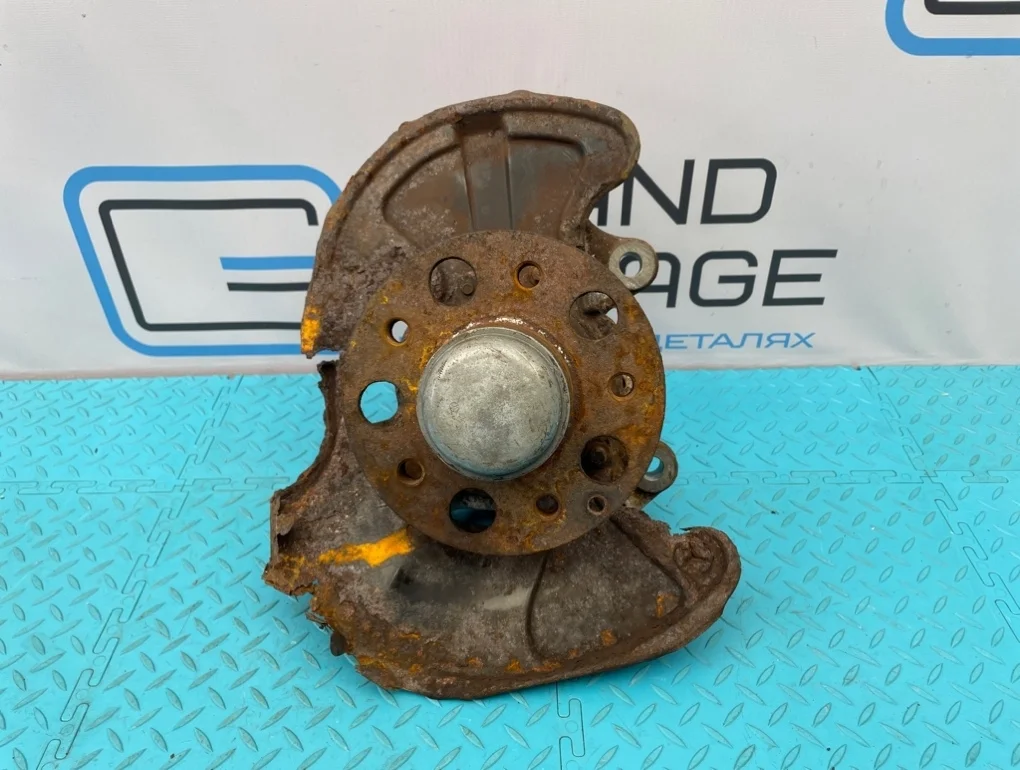 Кулак Mercedes-Benz Clk-Class 2008 A2093320001 W209 271.955 1.8, передний левый