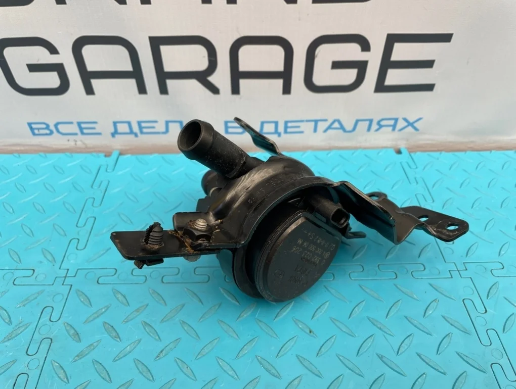 Насос водяной электрический Mercedes-Benz A-Class 2012 A0005000686 W176 270.910 1.6