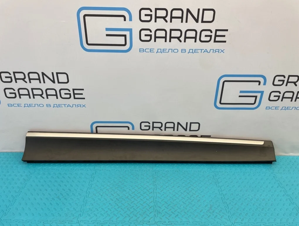 Молдинг двери Bmw X3 2011 51137220610 F25 N52B30A 3.0, передний правый