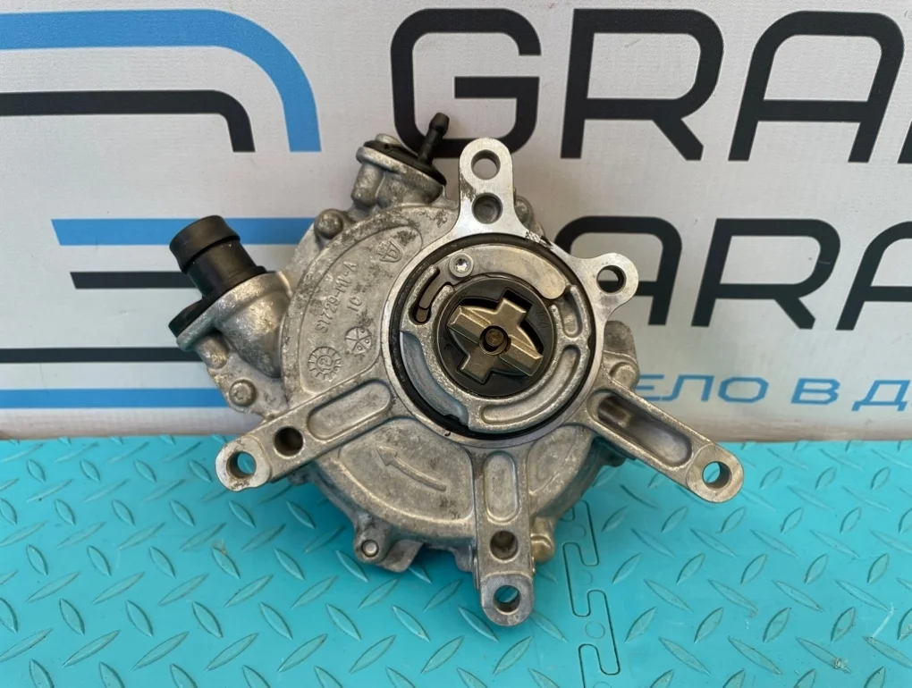 Насос вакуумный Mercedes-Benz E-Class 2012 A2762300065 W212 276.952 3.5