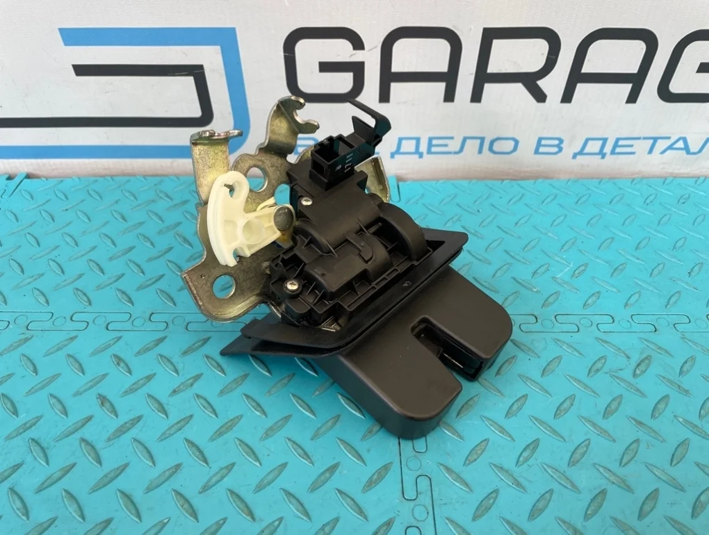 Замок багажника Audi A4 Allroad 2011 8K9827505A 8KH CDNC 2.0