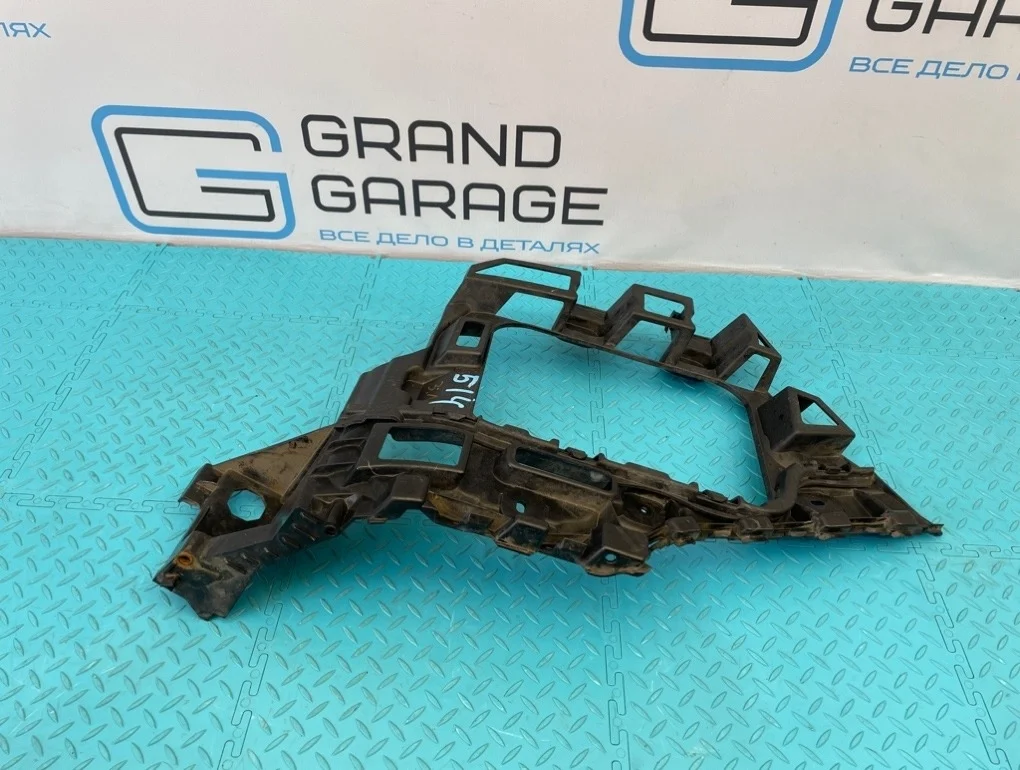 Кронштейн бампера Volkswagen Touareg 2012 7P6807393 7P5 CGRA 3.6, задний левый