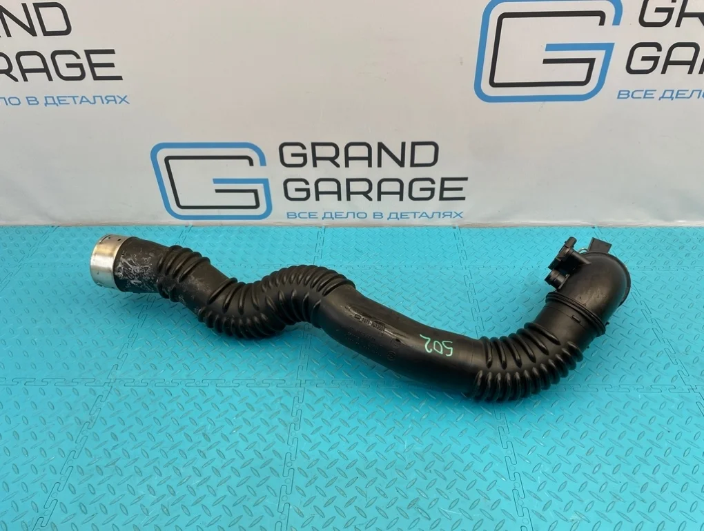 Патрубок интеркулера Bmw 5-Series 2012 13717612091 F11 N20B20B 2.0