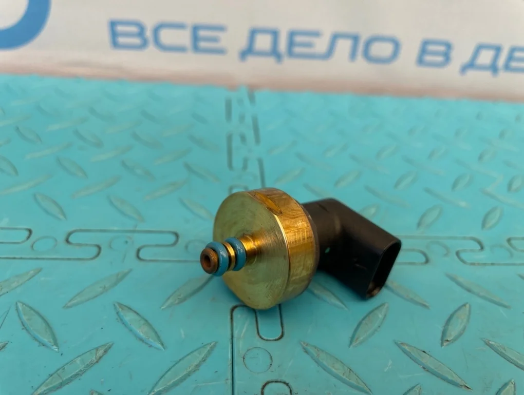 Датчик давления топлива Mercedes-Benz B-Class 2012 A0009051100 W246 270.910 1.6