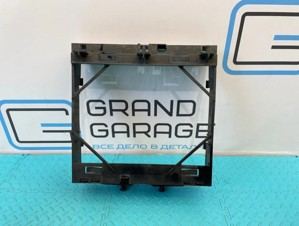 Кронштейн радиатора Bmw 5-Series 2012 17107572543 F11 N20B20B 2.0