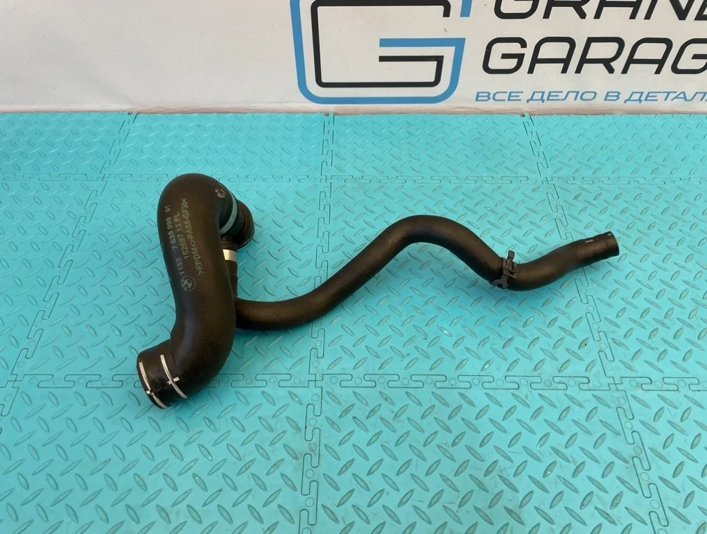 Патрубок охлаждения Bmw 5-Series 2012 11537639998 F11 N20B20B 2.0