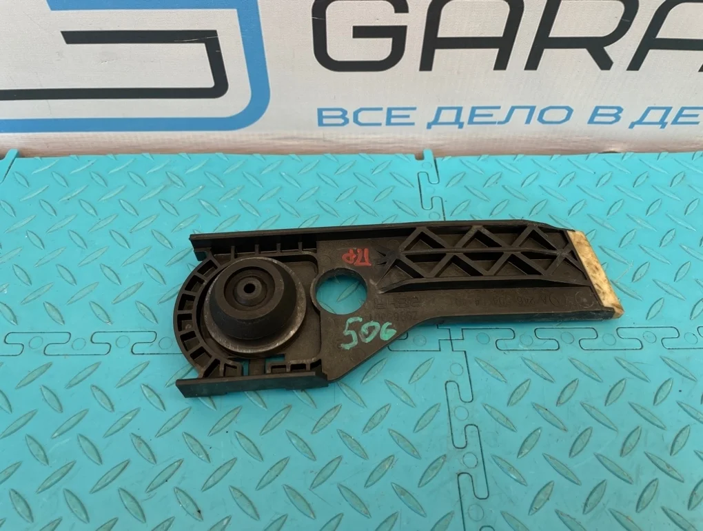 Кронштейн радиатора Mercedes-Benz B-Class 2012 A2465040440 W246 270.910 1.6, передний правый