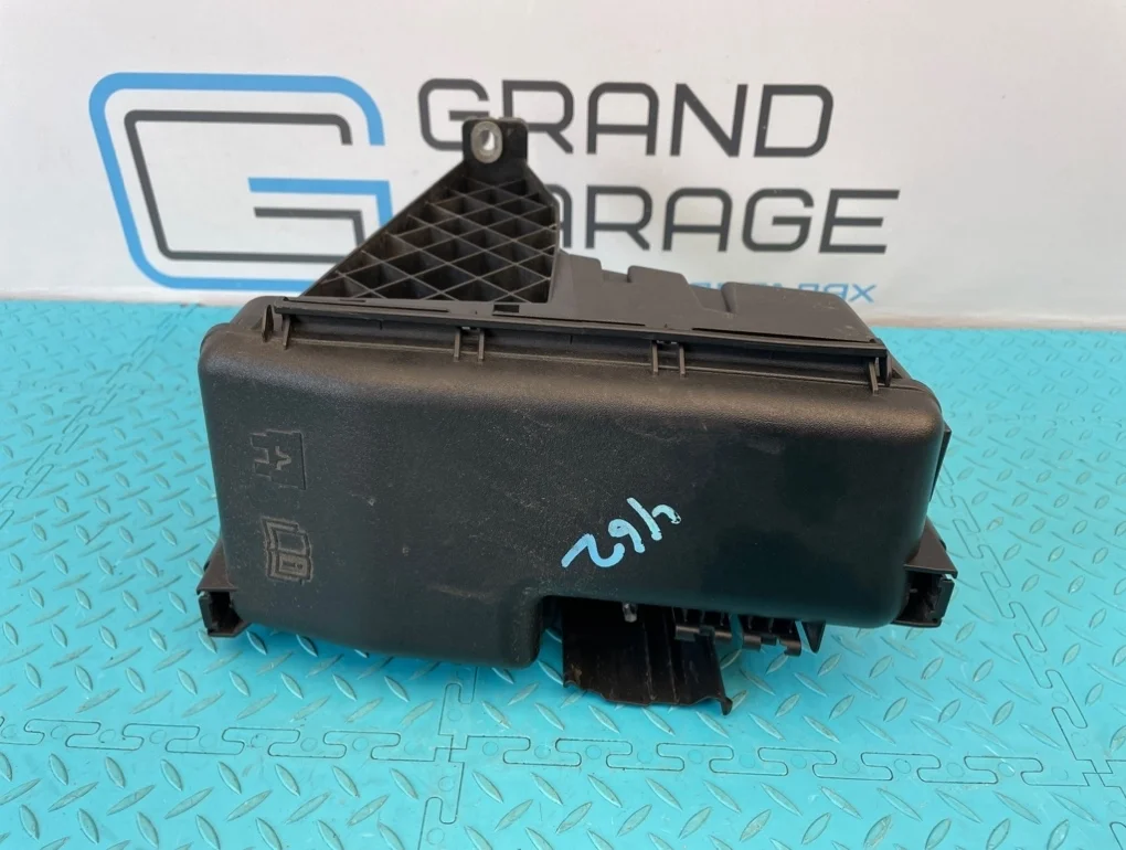 Корпус блока предохранителей Volvo Xc90 2009 30728132 C B6324S 3.2