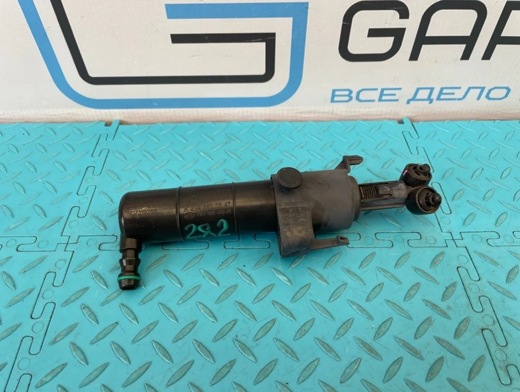 Форсунка омывателя фары Mercedes-Benz C-Class 2010 A2048600347 W204 271.860 1.8, левая