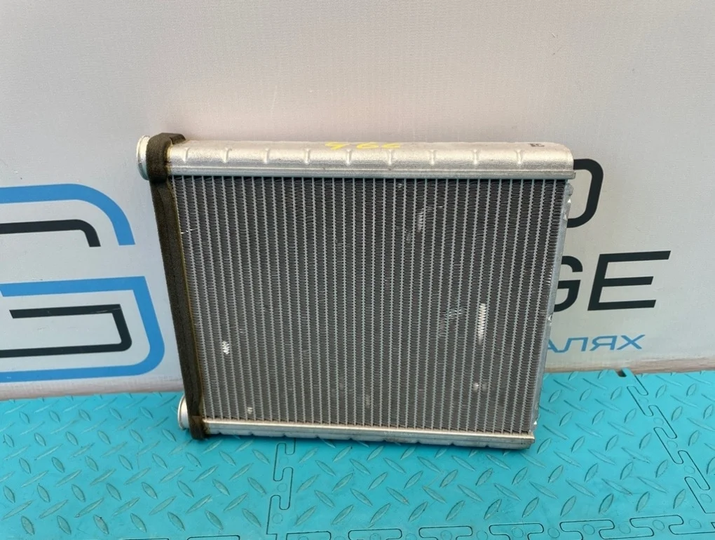 Радиатор печки Mercedes-Benz B-Class 2012 A2468300161 W246 270.910 1.6