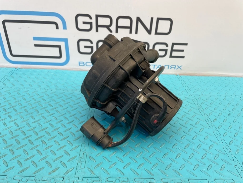 Насос продувки катализатора Audi A6 2013 079959231 C7 CHVA 2.8