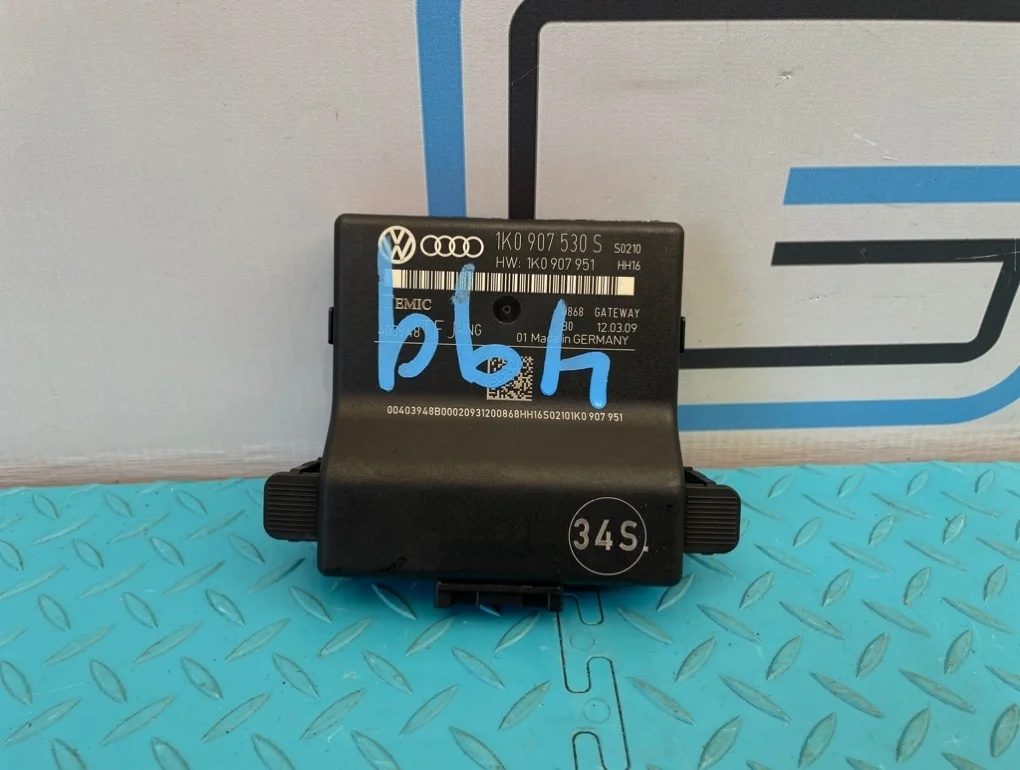 Блок электронный Volkswagen Scirocco 2009 1K0907530S 137 CAWB 2.0